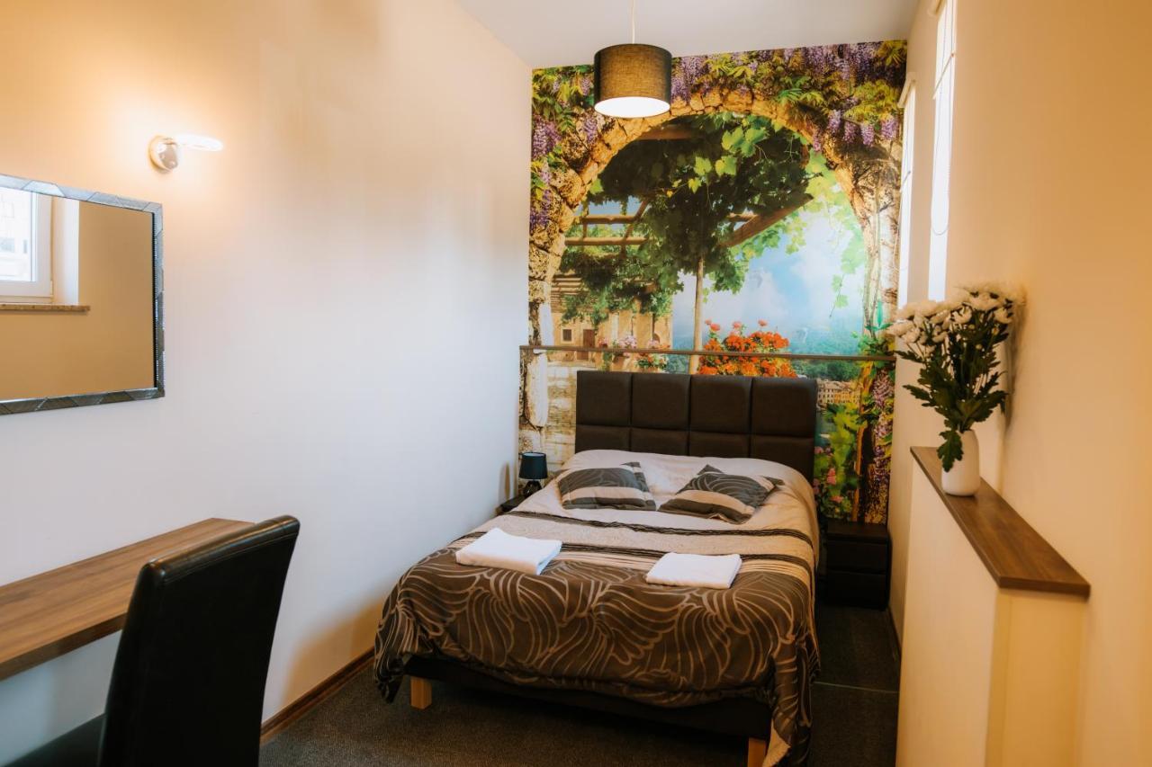 Kasztelan Hotel Krosno Eksteriør billede