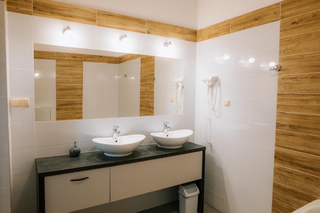 Kasztelan Hotel Krosno Eksteriør billede